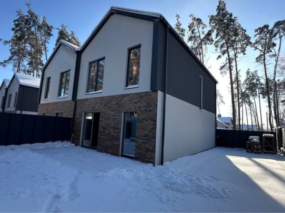 Дуплекс в соснах в тихій локації Бучі Буча