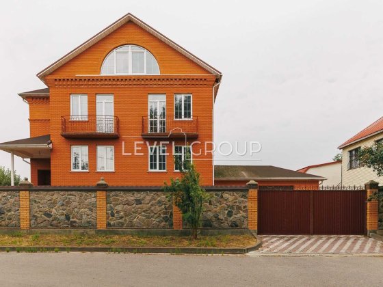 Будинок с. Крушинка, під ремонт, 3пов, 20сот, 373м2, Фастов Крушинка