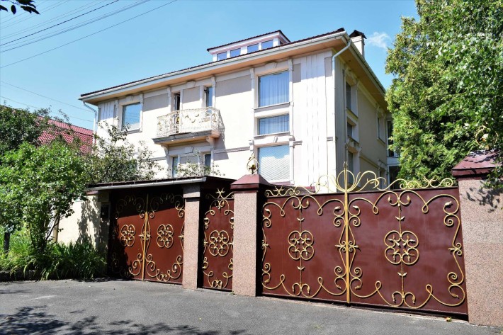 Продаж будинку 340 м² 12 соток, Малютянка, Фастівський р-н. Відео огля - фото 1