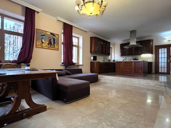 Продаж будинку 550 м² з озером та зимовим садом, 15 соток, Мархалівка Мархаловка