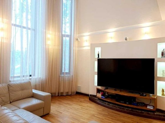 Продаж елітного маєтку Малютянка