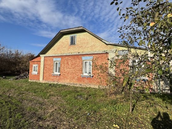 Продаж будинку, землі 25 сот під будівництво Микуличі