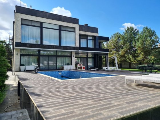 Продам будинок(565м2)з авторским ремонтом біля лісу в Дмитрівці Милая