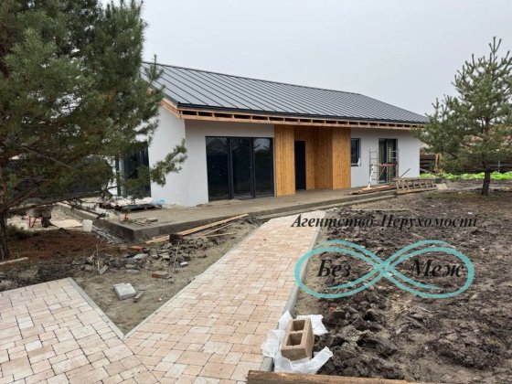 Новий будинок в с. Мила Житомирська траса 5 км до Київа Милая