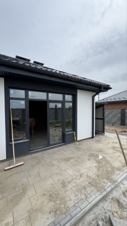 Кирпичный дом 95 м2, 3 комнаты, подвал, 4.4 сотки. Акционная цена. - фото 1