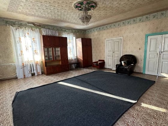 Гарний просторий будинок с. Мощун біля лісу Мощун