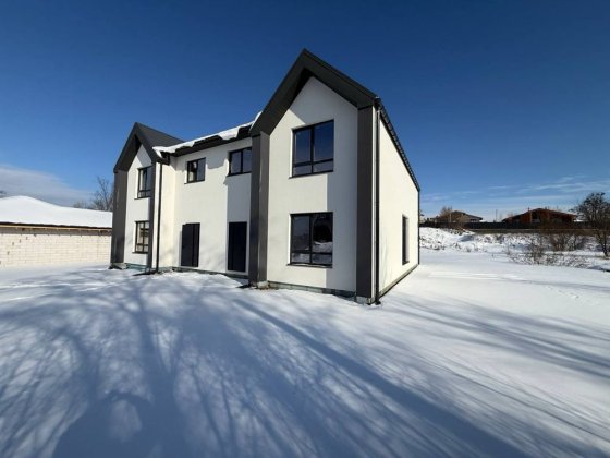 Дуплекс на великій ділянці у Михайлівці-Рубежівці Михайловка-Рубежовка