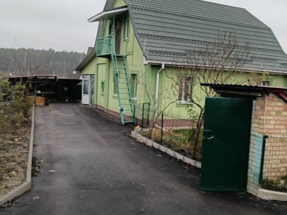 Продам будинок 120 м.2. на ділянці землі 26 соток Михайловка-Рубежовка