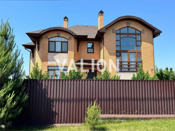 Продаж будинку 300 м2 на 15 сотках з сучасним ремонтом Музичі