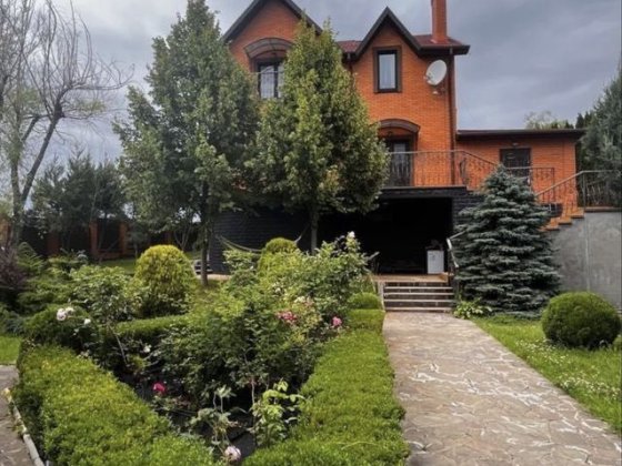 Продам 2 будинки за ціною одного + електропідстанція в подарунок. Музичі