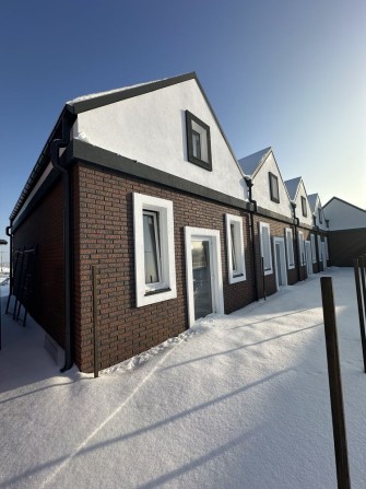 Таунхаус з власним двориком . Супер ціна ! - фото 1