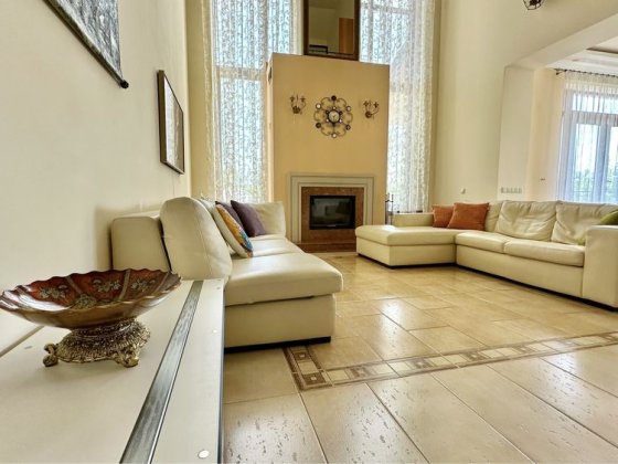 Будинок з гаражем, ділянка 30 соток!З укриттям та ландшафтом Михайловка-Рубежовка