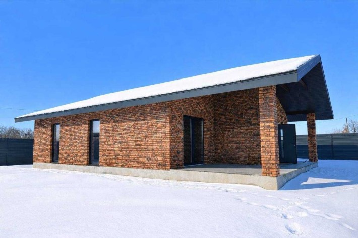 Будинок 87 м2 з терасою біля лісу: керамоблок, газ та держ. програми - фото 1