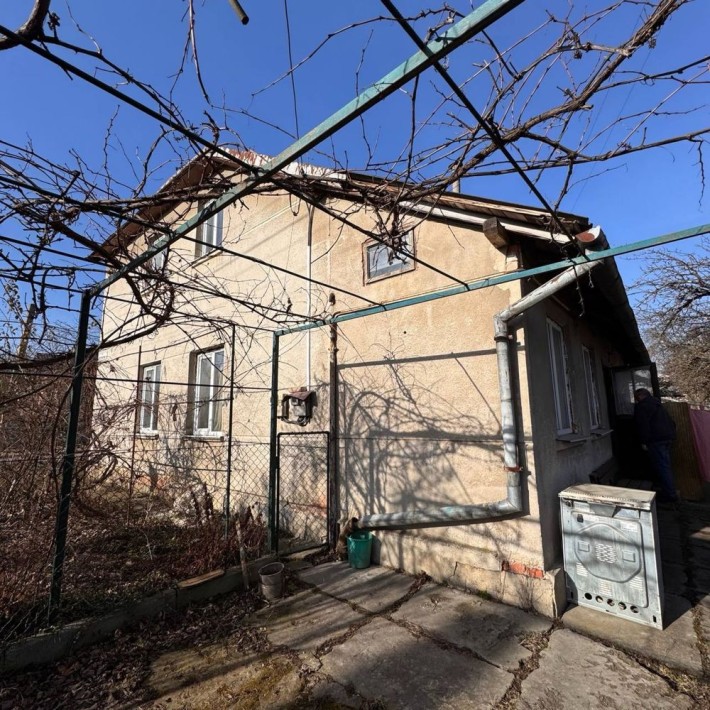 Продам будинок під ремонт із земельною ділянкою - фото 1