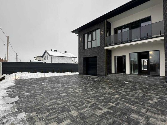 Продам будинок з чорновими роботами, елітна локація, велика ділянка Івано-Франківськ