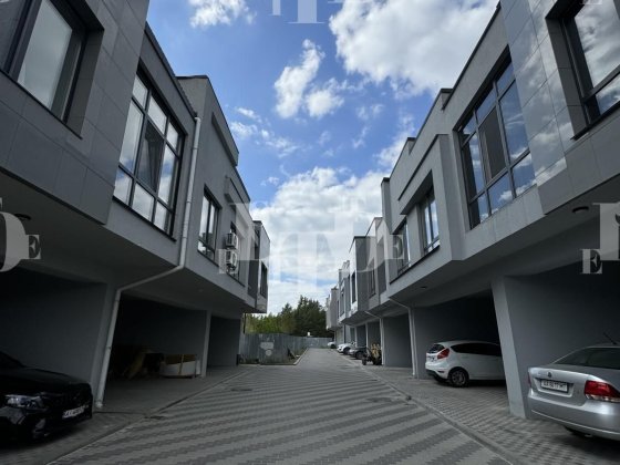 Продам танхаус 111 м.кв. Зелена поляна вул.Квартальна Бровари SL Бровары