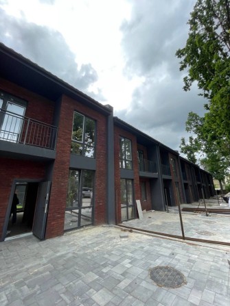 Продаж Танхаусів біля парка Незнайка - фото 1