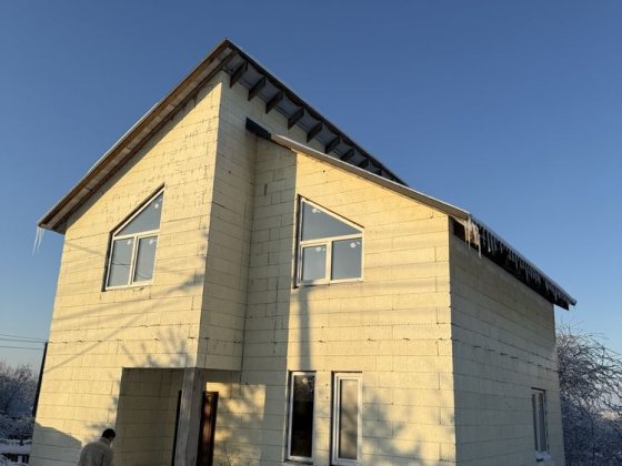 Двоповерховий будинок Буча Дом РОЗСТРОЧКА Буча