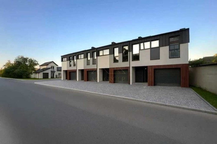 Сучасний Таунхаус з гаражем в місті,центральна частина. - фото 1