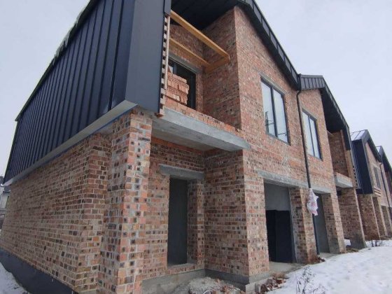 Будинок дуплекс 132 м² 2,5сот гараж (газ) балкон всі міськ комунікації Івано-Франківськ