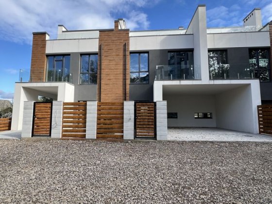 Продаж танхауса біля міського озера з басейном та терасою Івано-Франківськ