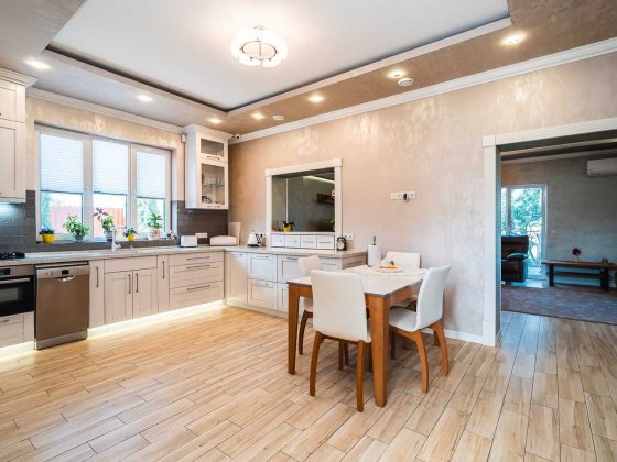 Розумний будинок з гаражем і ділянкою 18 соток,  є генератор Івано-Франківськ