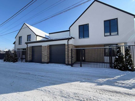 Продаж дуплексу, Заріччя Біла Церква