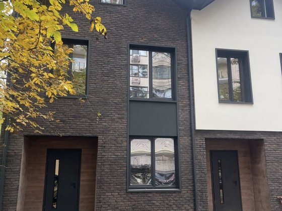 Таунхаус біля Центрального парку, всі комунікації централізовані, газ Ирпень