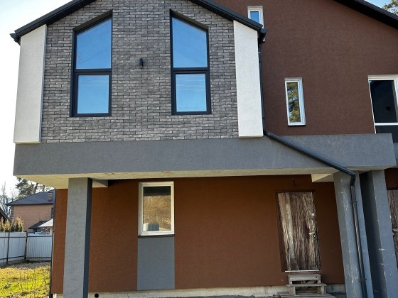 Продаж дуплексу з підвалом  в пішому доступі від центру Бучі Буча