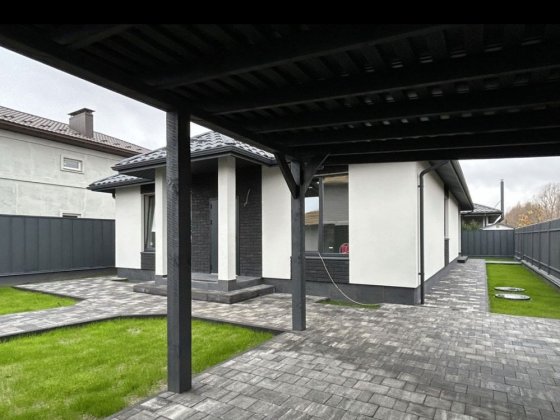 Продаж сучасного будинку біля Києва Буча