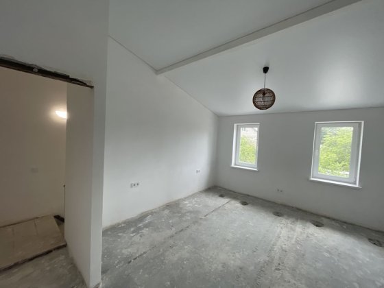 49990 $! Таунхаус 53м3 під чистовий ремонт з власною ділянкою у центрі Буча