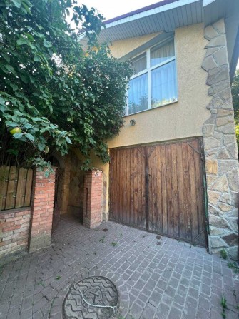 Продається будинок в центральній частині міста - фото 1