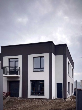 Кутовий Будинок цегляний квадрохаус 120 м²,161,8 сот,газ,гараж,балкон - фото 1