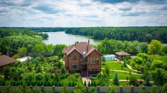 Сучасний заміський будинок для Вашої родини - фото 1