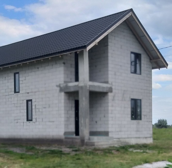 Продається двохповерховий будинок з терасою у Борисполі - фото 1