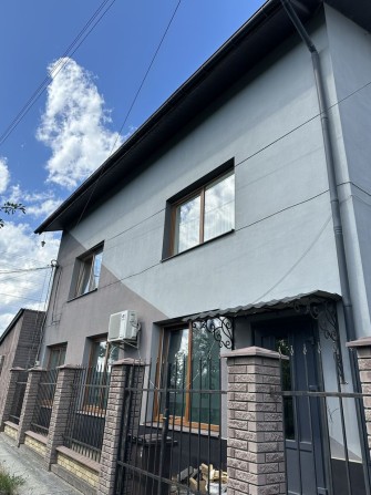 Продаж житлового будинка з комер. приміщенням (сауна ,басейн, більярд) - фото 1