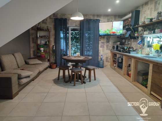 Таунхаус в центрі з ремонтом. Борисполь