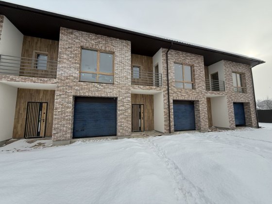 Продається Таунхаус з гаражем та земельною ділянкою  вул.Коновальця Ивано-Франковск