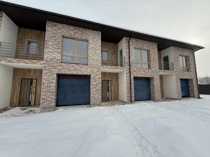 Продається Таунхаус з гаражем та земельною ділянкою  вул.Коновальця - фото 1