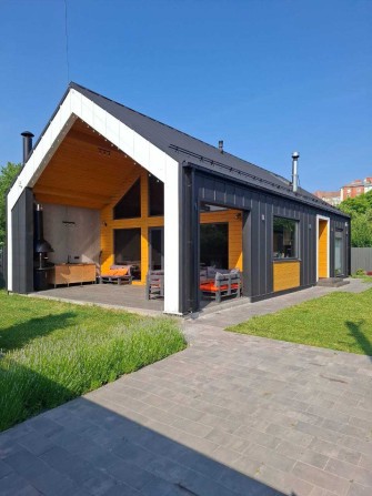 Приватний будинок з терасою на березі Бистриці        d - фото 1