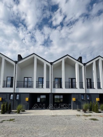 Продам сучасний таунхаус військбуд - фото 1