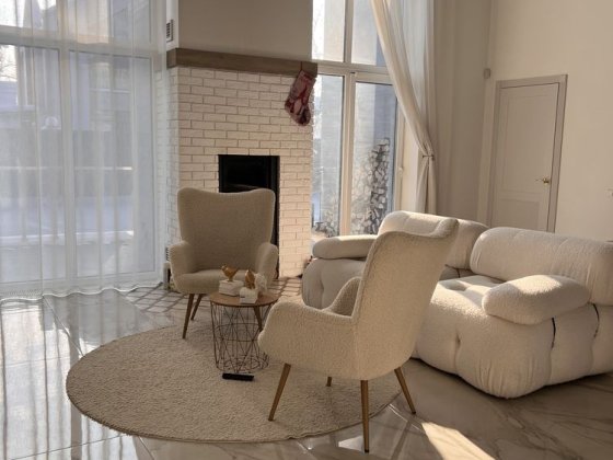 Продаж. Будинок з ремонтом в Лісовій Бучі.  Мінімальне оформлення. Буча