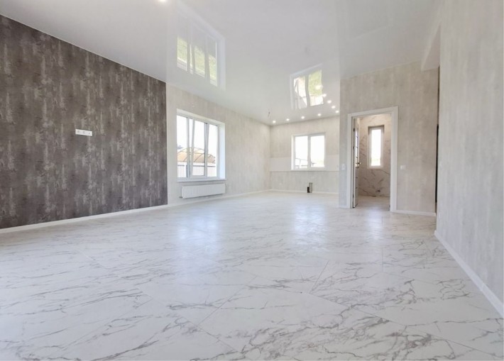 Будинок з гаражем в центральній частині м.Бориспіль - фото 1