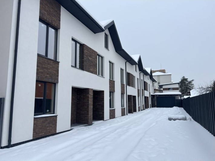 Таунхаус в центрі Ірпеня!Супер локація і затишок!Закрита територія!Газ - фото 1