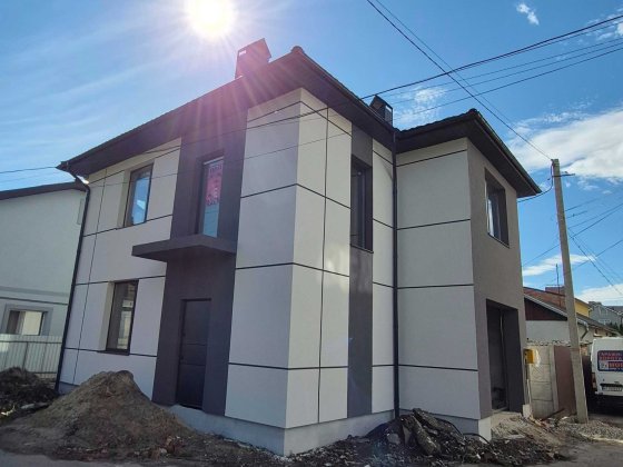 Продається сучасний особняк у центральній частині міста! Івано-Франківськ