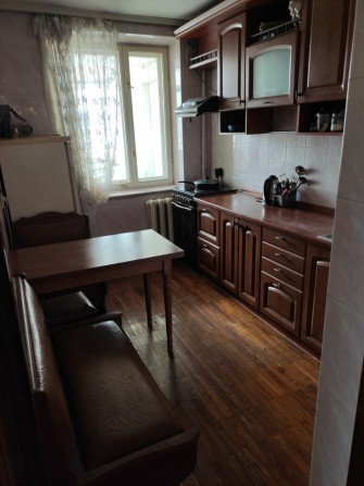 Оренда 1кімн. в 3к.кв., біля Кварталу,без власн. в ін.кім.живе дівчина - фото 1