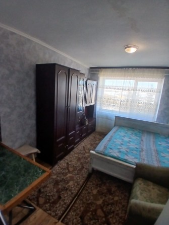 Здається кімната в гуртожитку, зупинка адвіс район заготзерно 
Поверх - фото 1