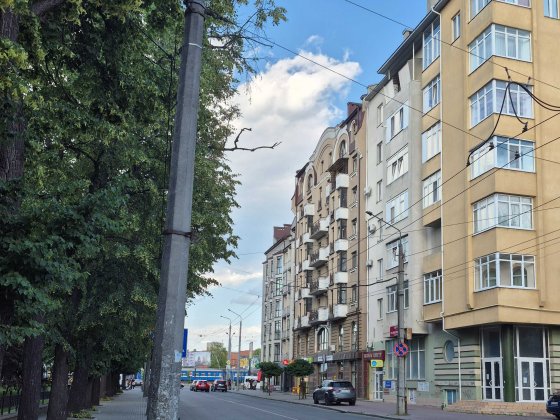 Шукаємо дівчину (студентку) на підселення в 2-х кімн.квартиру (центр)