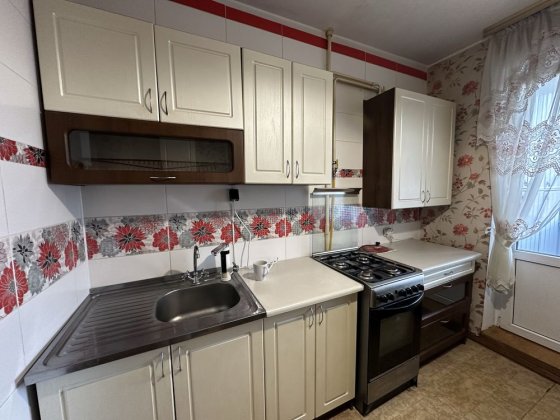 Оренда кімнати в 3-кімнатній квартирі для дівчини Рівне