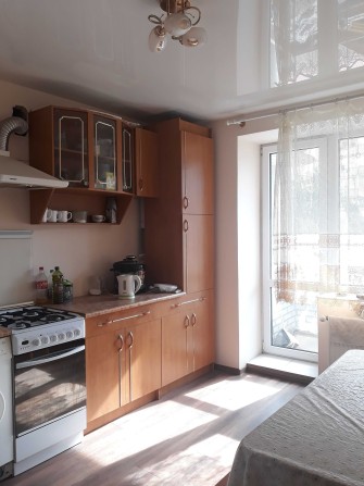 Кімната на підселення для студентки, Вул. Коновальця, 5 - фото 1